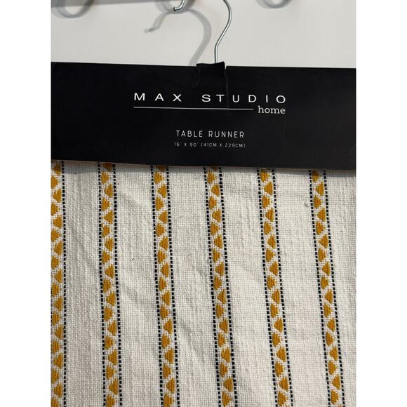 Max Studio Table Runner 16” X 90” Cream Animal Giraffe Print Stripe NWT - Picture 3 of 8